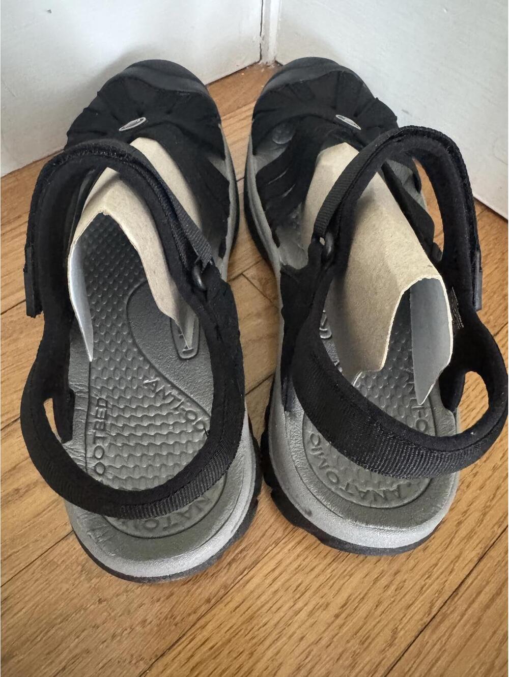 Women's Keen Rose Sandal Closed Toe Hiking Sandals Black/Neutral Grey Sz 9.5 NIB - Picture 5 of 9